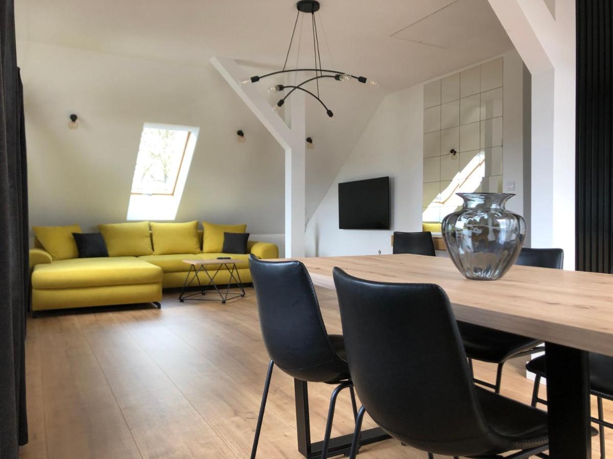 Apartament Aleksandra We Wielu Z Widokiem Na Jezioro 维勒 外观 照片